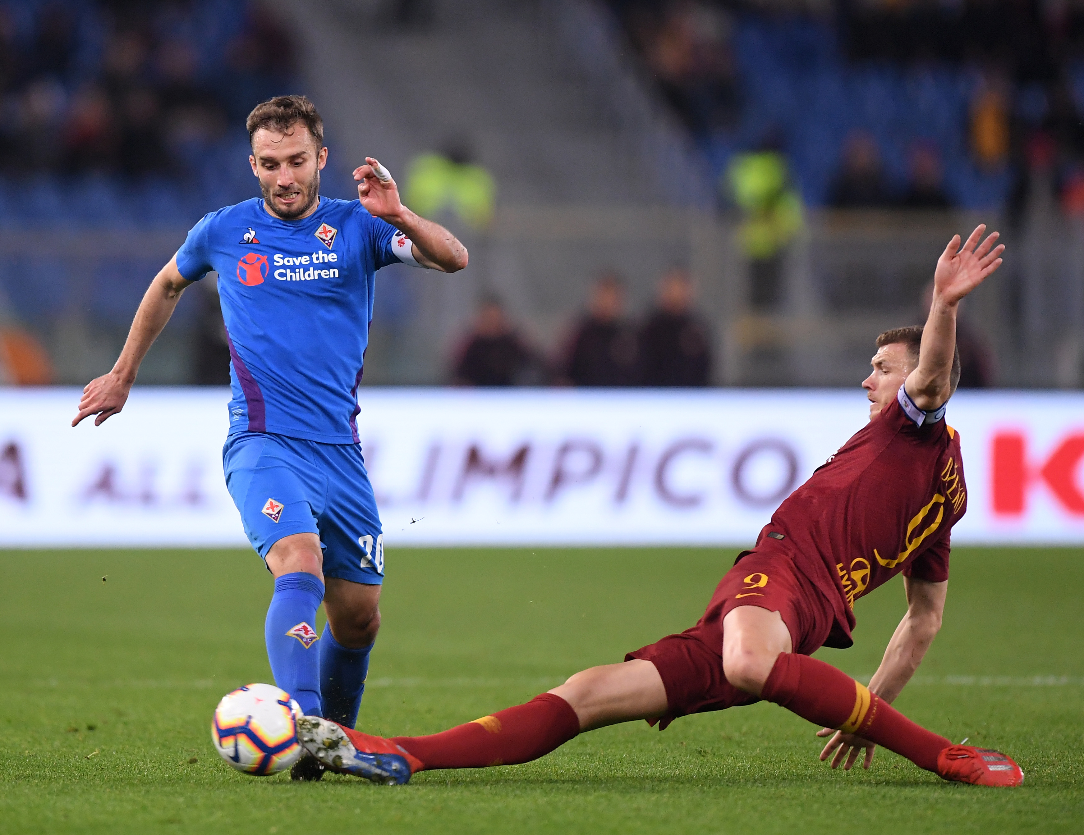 联手梅西！官方：前热刺后卫雷吉隆正式加盟迈阿密国际（与梅西同队！迈阿密国际官宣签下前热刺后卫雷吉隆）