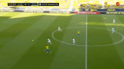 阿纳别科夫对阵奥林匹亚科斯数据：单场8扑救，多次扑出必进球