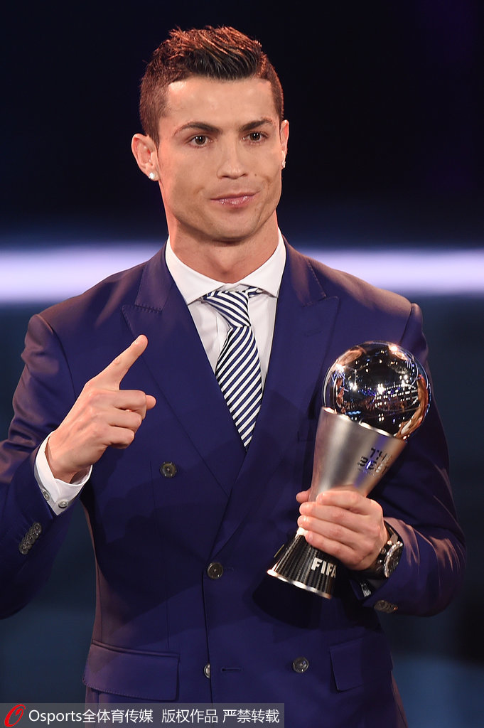 哈默德替补双响！摩洛哥加时3-2击败约旦，夺得阿拉伯杯冠军（替补奇兵哈默德梅开二度，摩洛哥加时3-2力克约旦捧起阿拉伯杯）