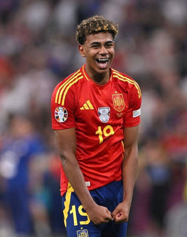 英媒：埃弗顿、利兹联等5家英超俱乐部有意日本国脚前田大然