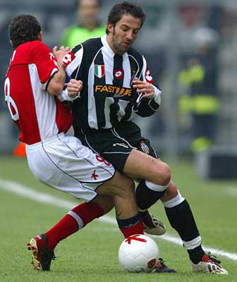 德科：梅西与迈阿密国际有合同，他的回归从未列入议事日程（德科：梅西仍与迈阿密国际在合同期内，回归不在计划中）