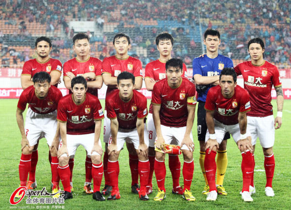 英超疯狂夜：切尔西利物浦双双翻车，11.4亿豪阵不敌升班马（英超冷门夜：切尔西、利物浦同夜折戟，11.4亿豪阵不敌升班马）