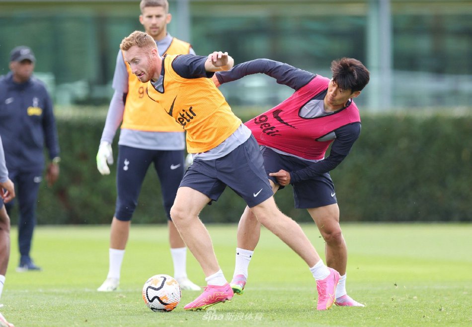 东体：申花踢广岛将沿用433阵型，斯卢茨基并非只会442菱形