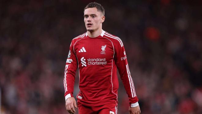 官方：米兰与18岁中场萨拉完成续约；据悉新合同到2030年